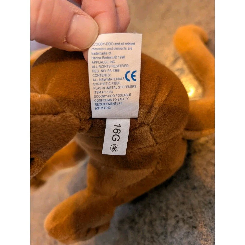 EUC Scooby Doo Plush By Applause 11 Inches Apposable Tail Mystery Inc. Snacks